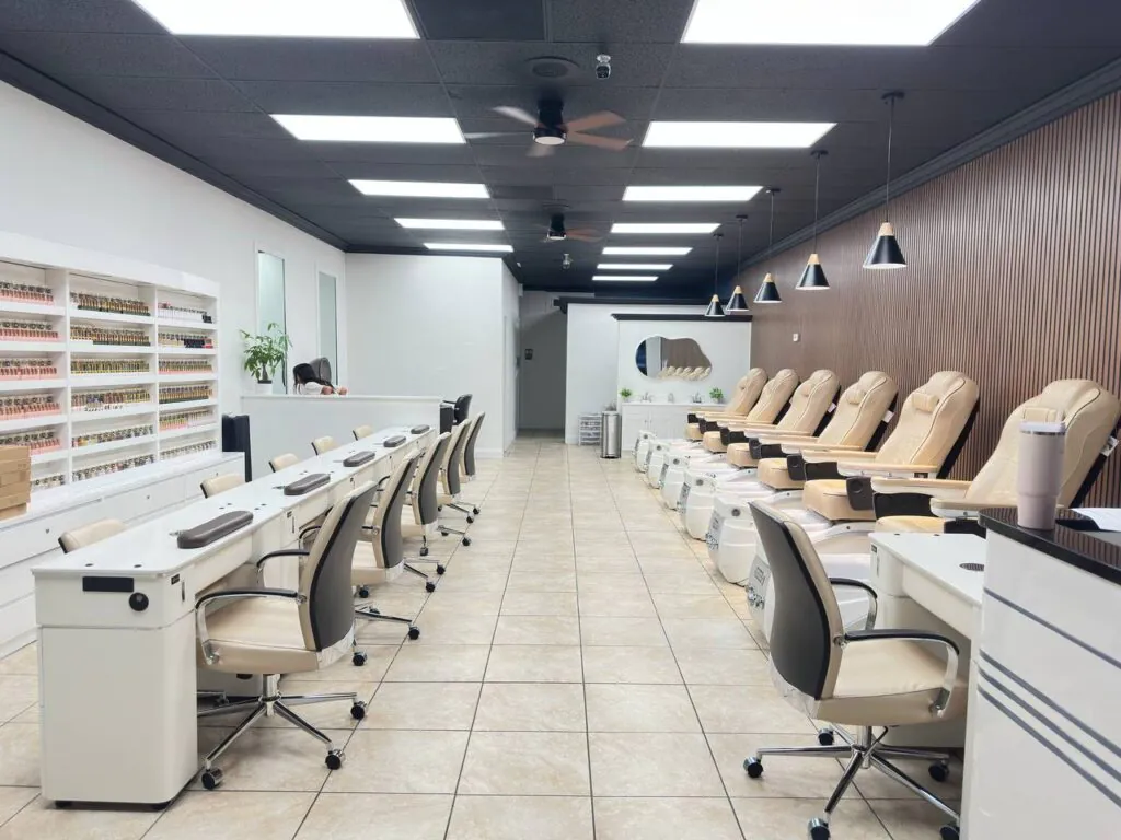 nail salon 95124